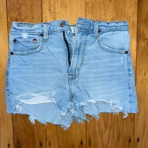 Abercrombie size 25 light wash denim shorts